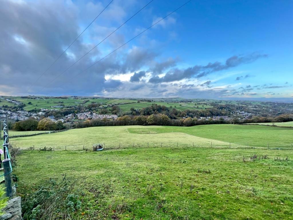 Bank View Next To The Fleece Countryside *